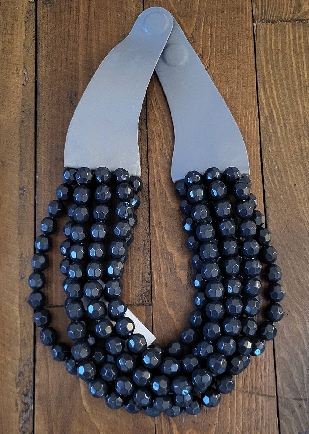 Chunky Beaded Layered Magnetic Necklace - Black Necklaces anbfashion