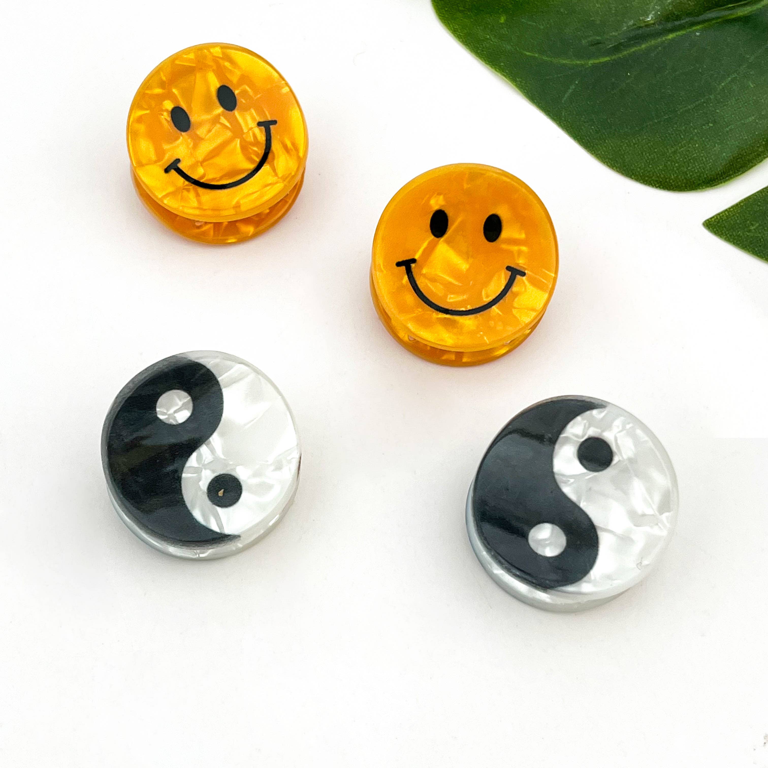 Mini Smiley Face Hair Claw Clip, Cute Floral Hair Clip: A Hair Accessories TheDivaSoap