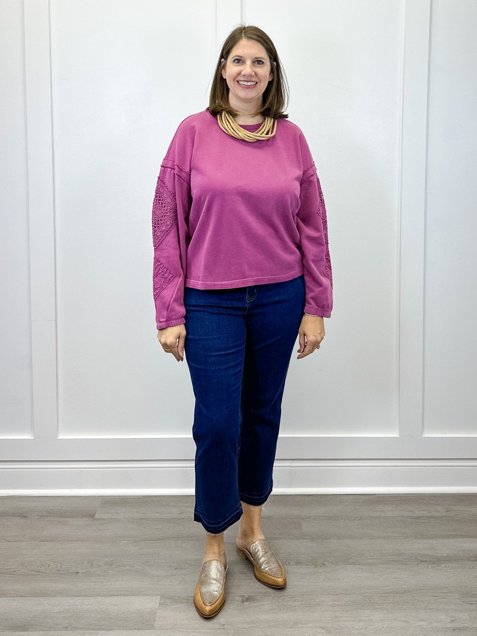 Crew Neck Applique Detail w/ Special Wash - Roseberry
