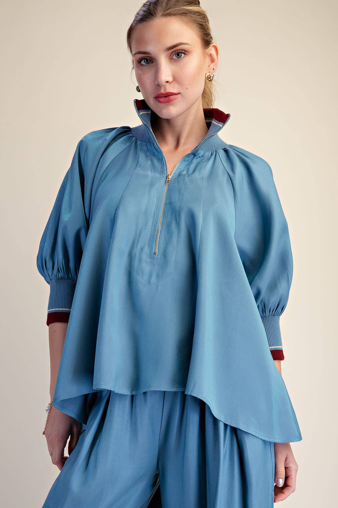 Electric Avenue Zip Top
