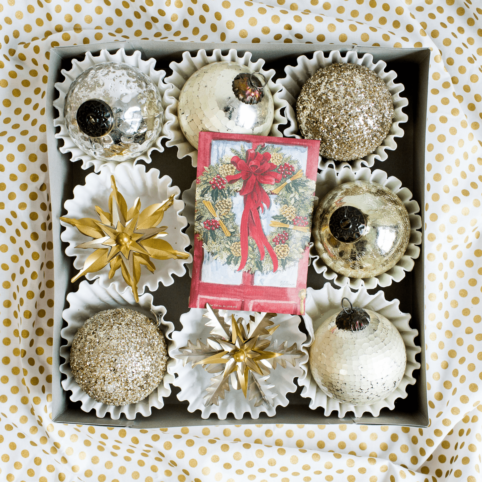 Red Door Wreath Sachets Holiday Fragrance Seasonal The Willowbrook Company