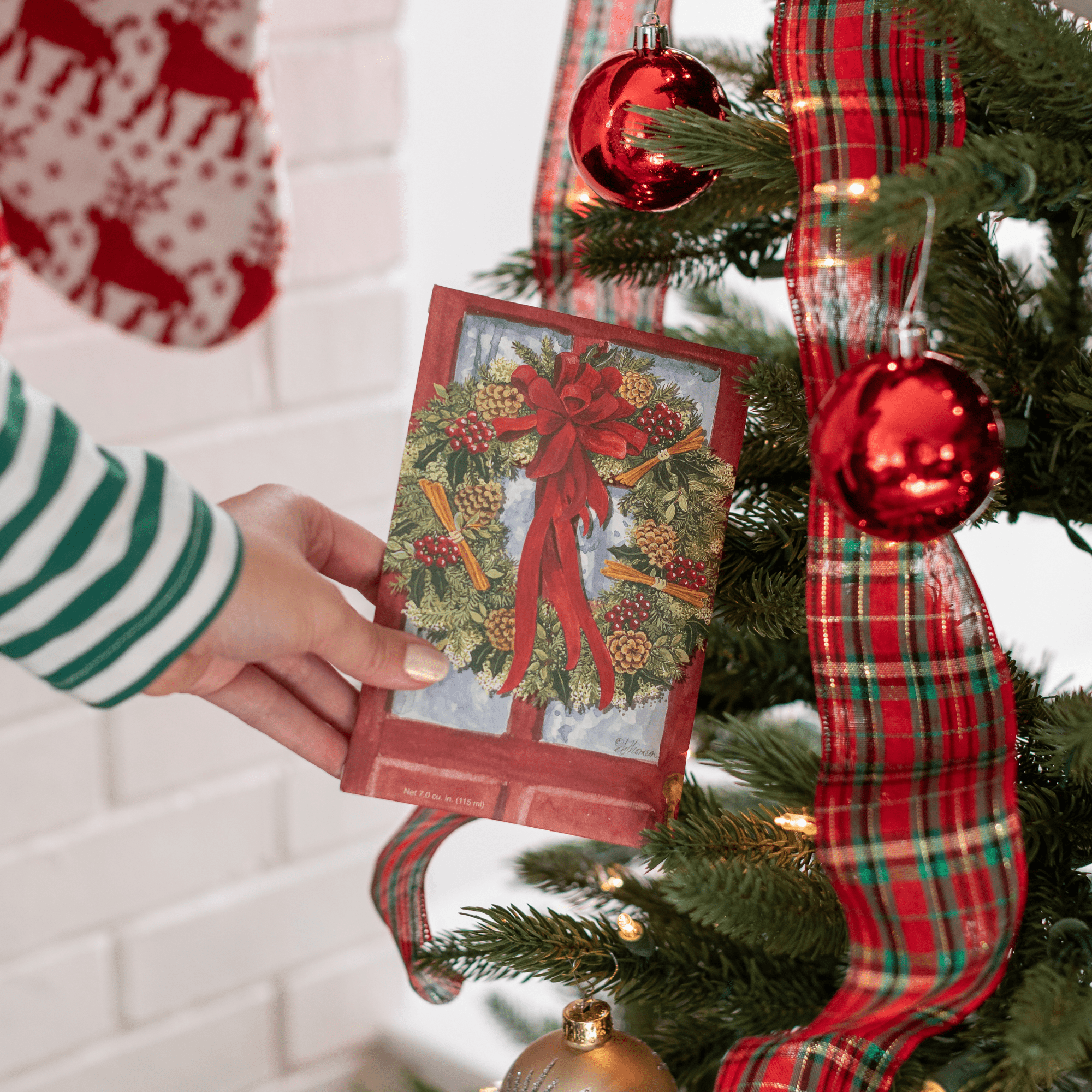 Red Door Wreath Sachets Holiday Fragrance Seasonal The Willowbrook Company