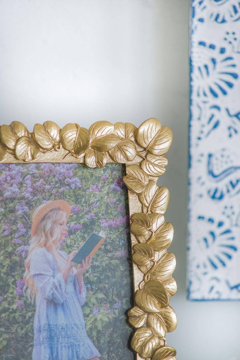 Small Rounded Gold Leaf Frame - 5x7" Home Decor A&B Home Group Inc.