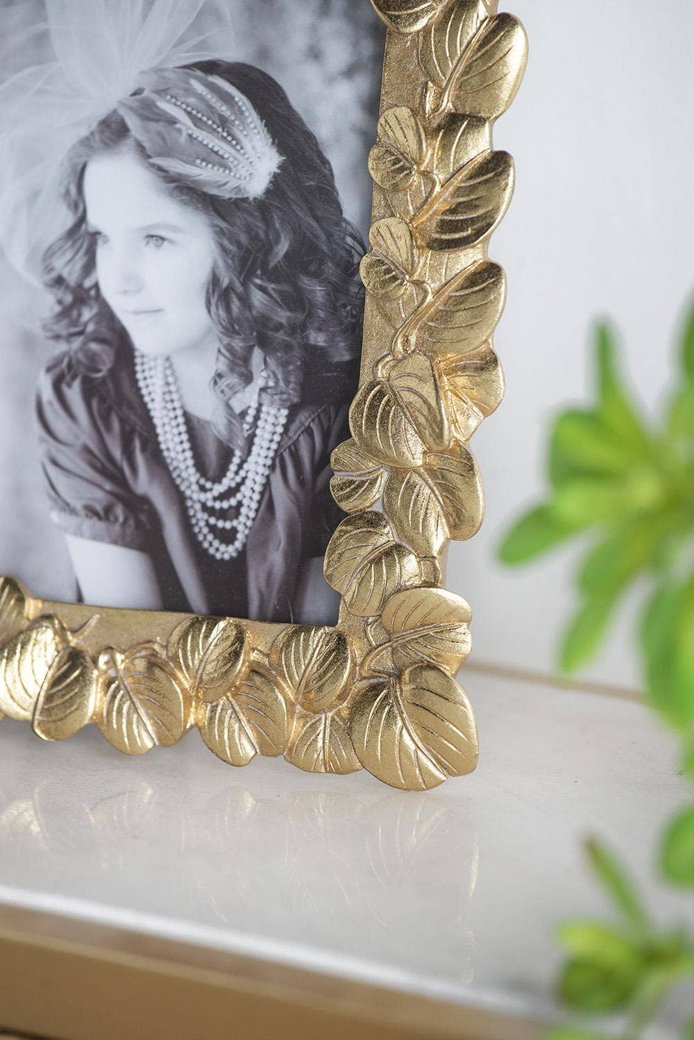 Thin Stacked Leaf Gold Frame - 4x6" Home Decor A&B Home Group Inc.