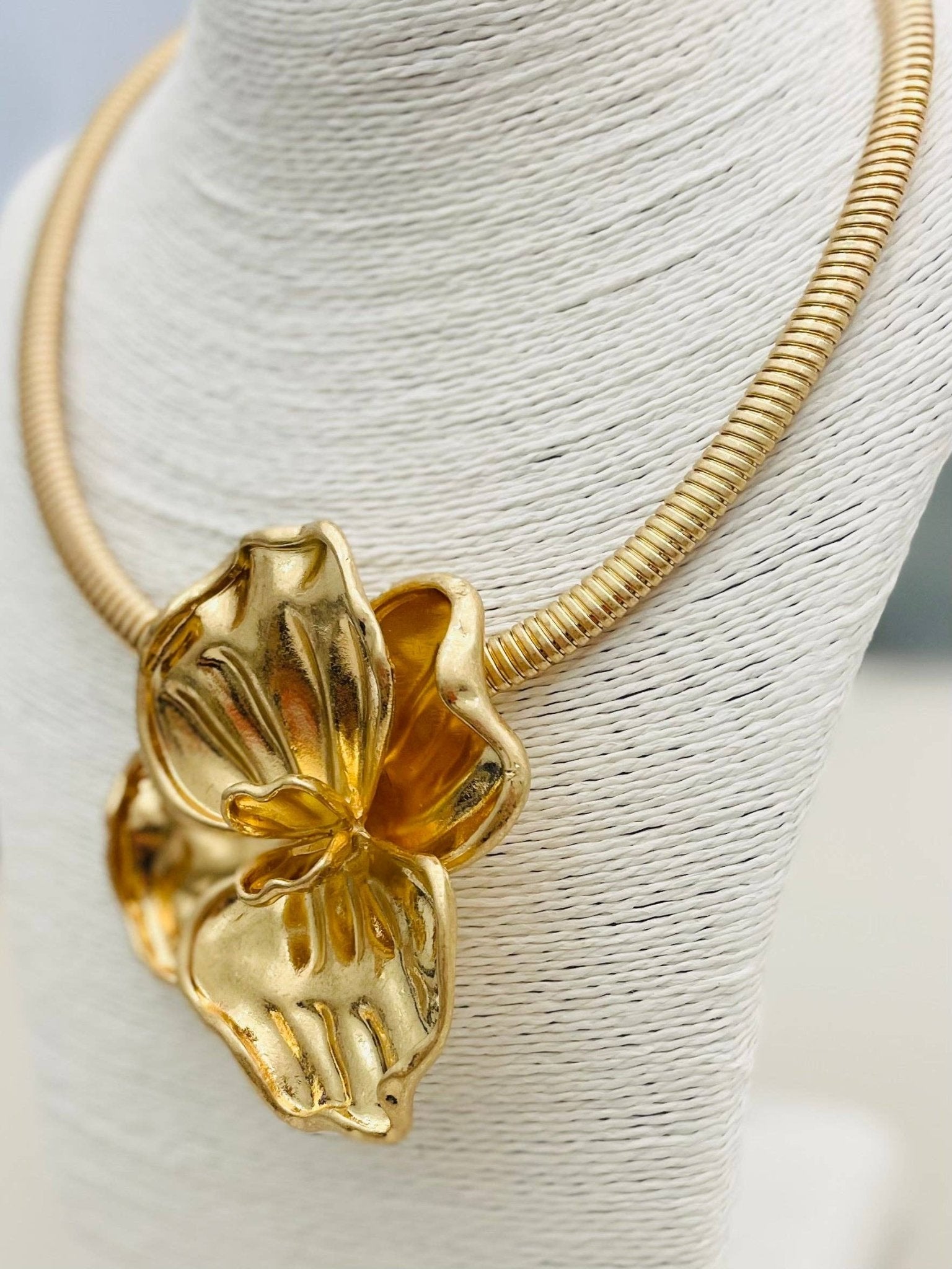 Vintage Flower Choker - Gold TWO FORTY TWO