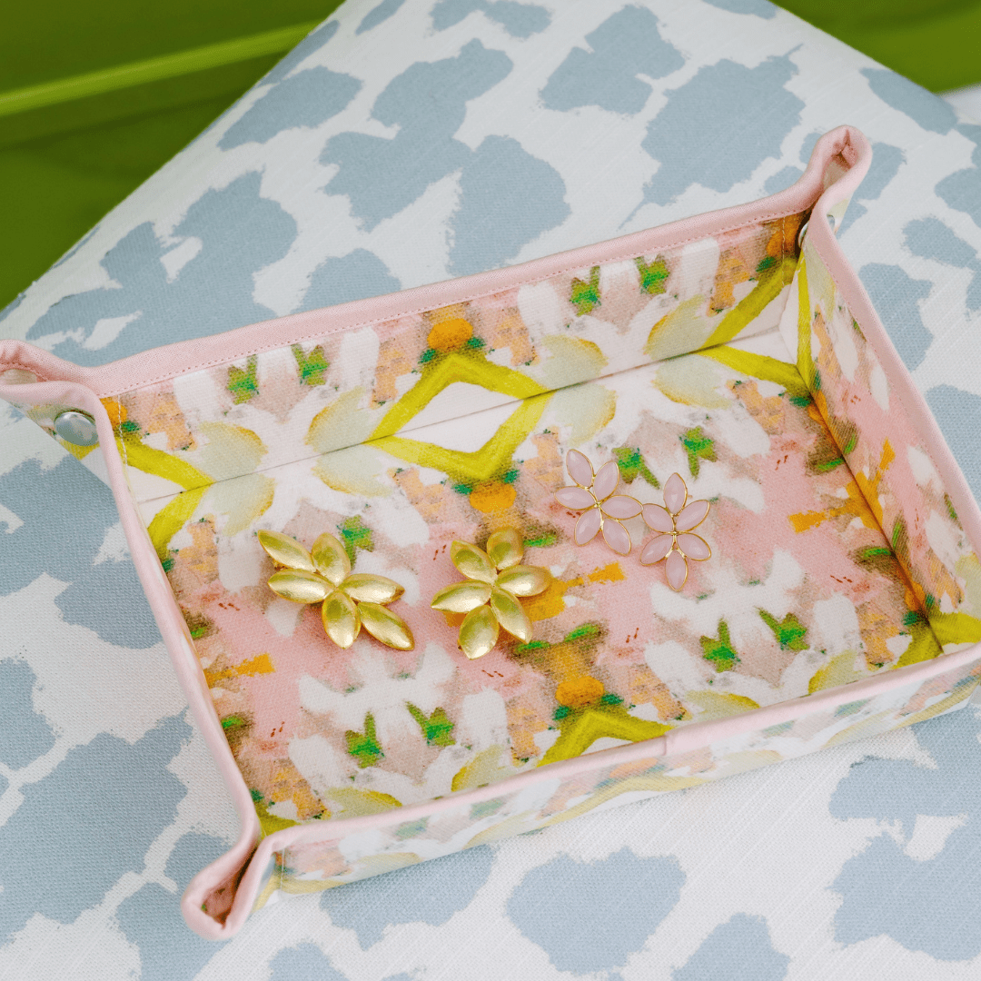White Lotus Snap Tray: One Size Cases Laura Park Designs