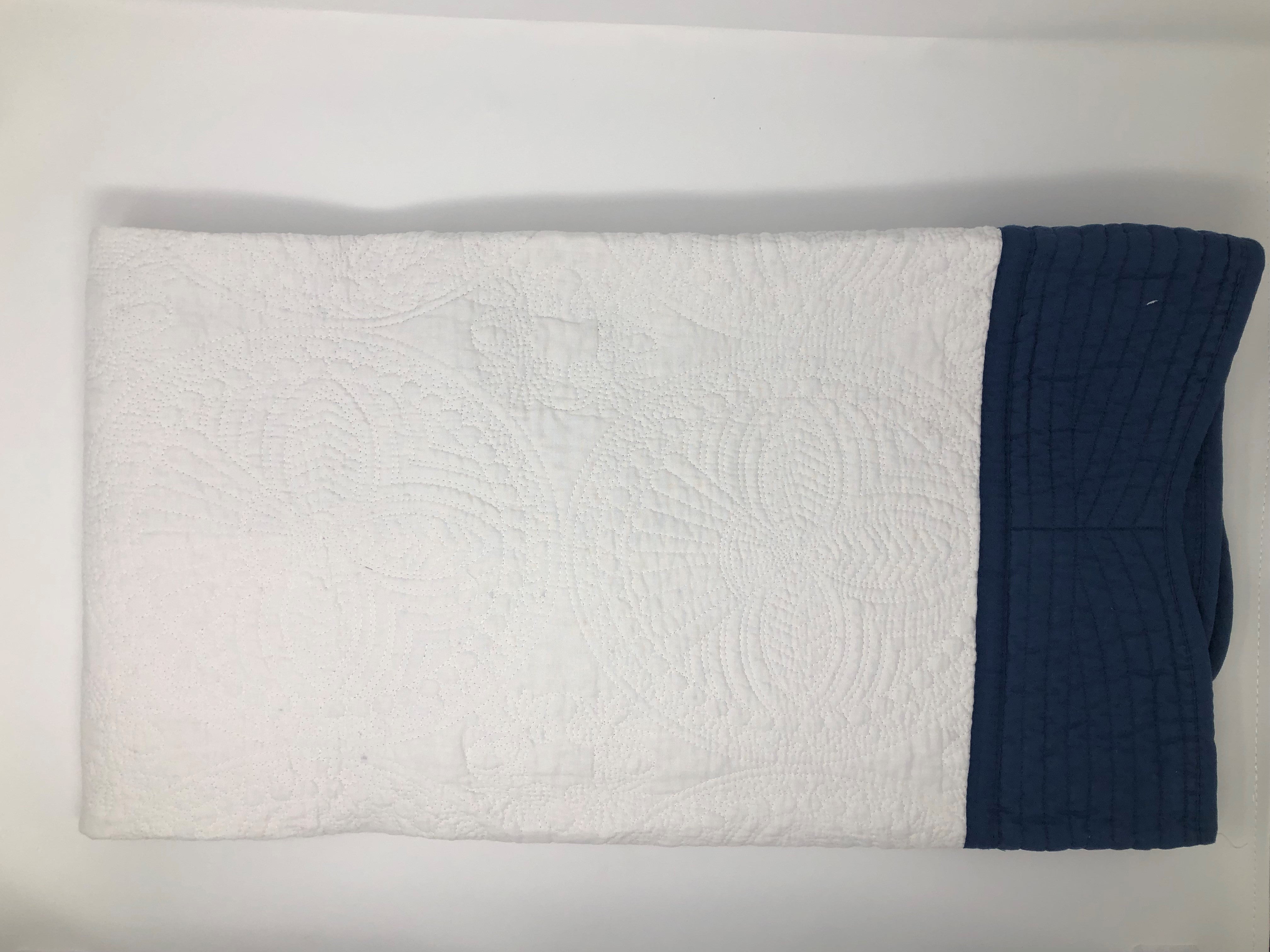 Baby Medallion Quilt Baby Accessories Oriental Products white with navy  